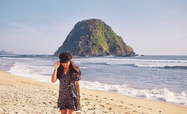 Harga Tiket Masuk Pantai Pulau Merah Harga Tiket Masuk Pantai Pulau Merah